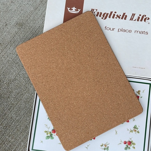 NIB vintage English Life placemats cork Strawberries 4 wipeable - Picture 4 of 4